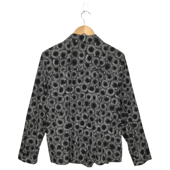 Chicos Lorena Diva Dot Wrinkle Resistant Button Up Long Sleeve Black 3 - Picture 3 of 10
